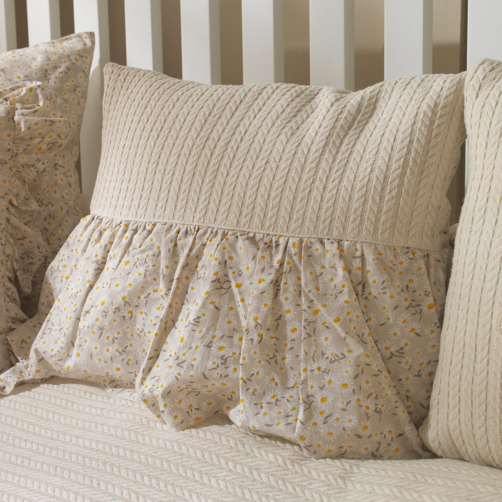 Daisy Dekokissen – Boutique Rüschendetail 45x35 – Babyzimmer-Kissen – Joyful Kids – Foto 4
