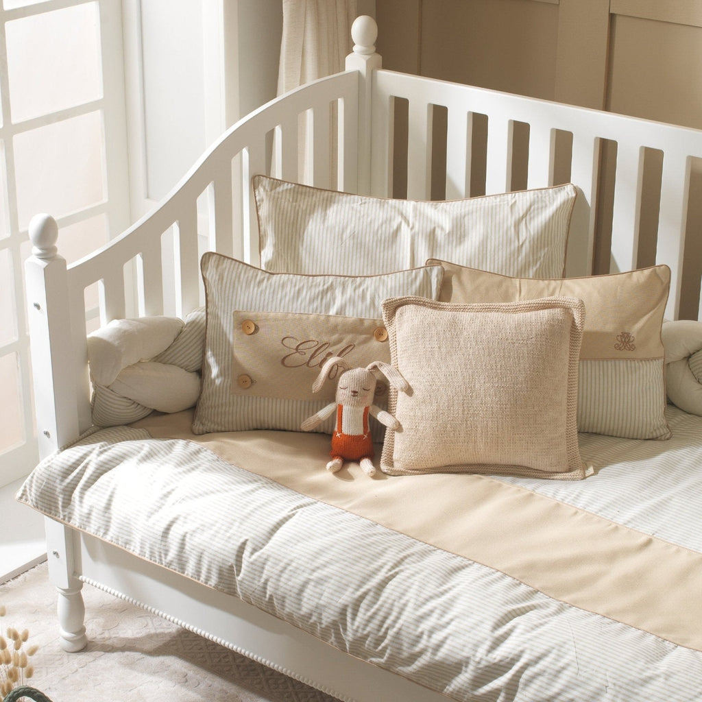 Personalisiertes Baby-Kissen mit Handstickerei – Harmony Strick-Hase – Geburtsgeschenk – Joyful Kids – Foto 4