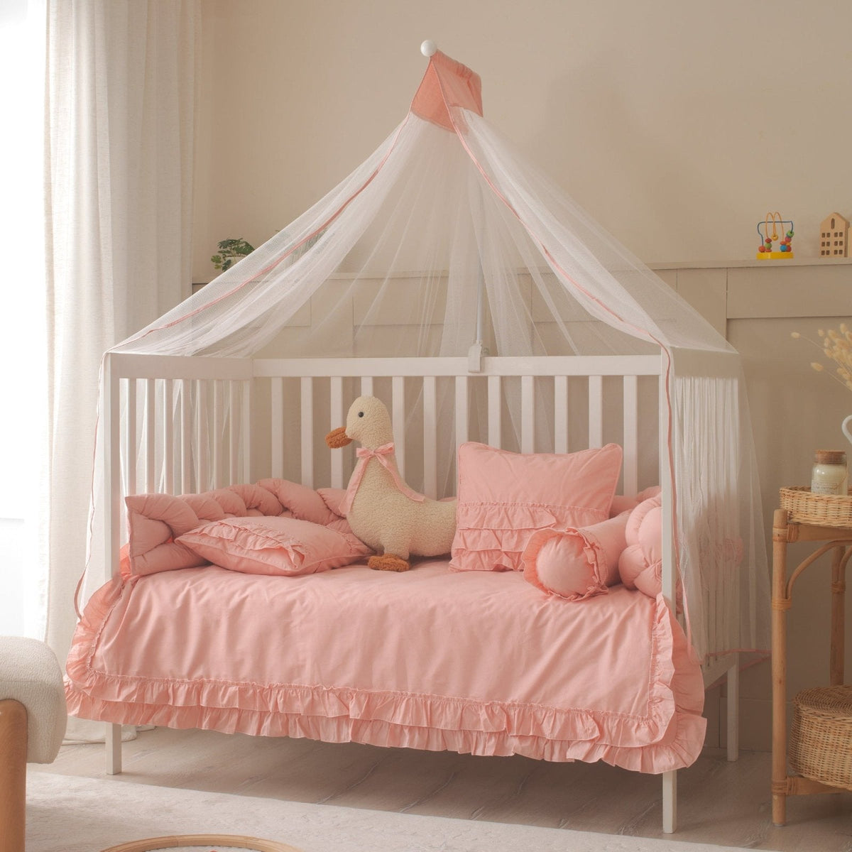 Luna Rosa Rüschen-Baby-Schlafset – Mit Nestchen – Foto 1