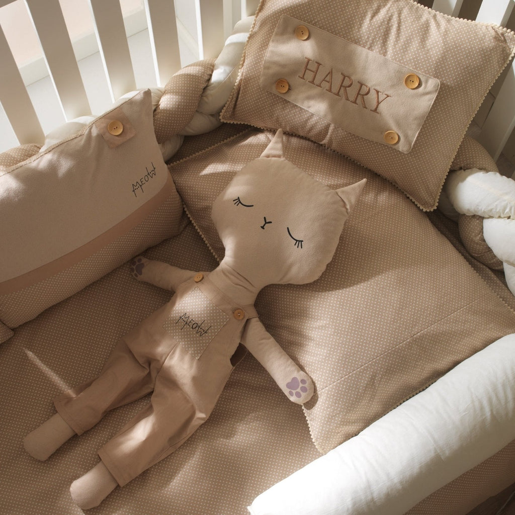 Misty Brown Bettwäschebezug – Boutique Bommel-Detail – Neutral für Babys – Joyful Kids – Foto 4