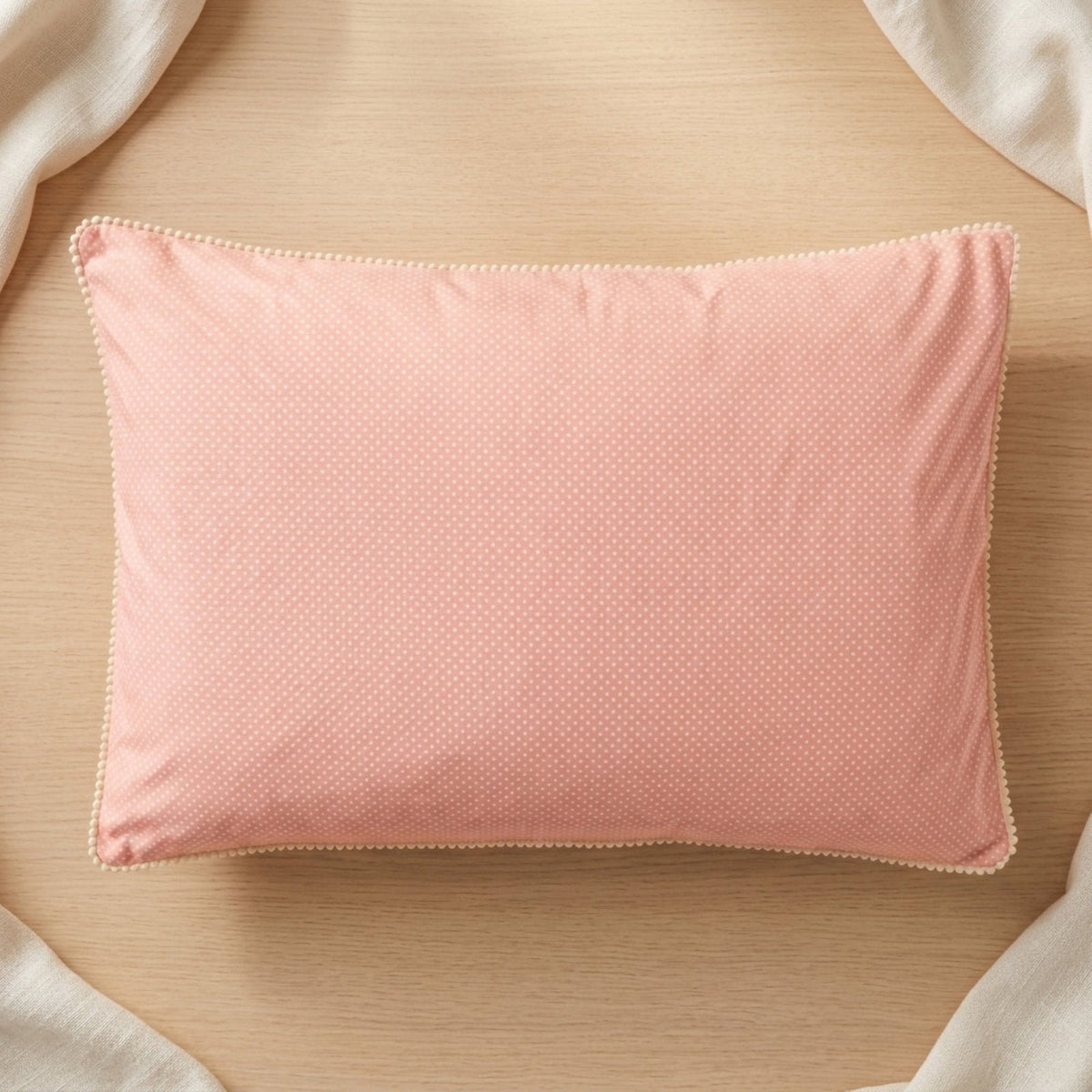 Misty Pink Kopfkissen – Boutique Bommel-Detail 50x70 – Baby-Kissen – Joyful Kids – Foto 2
